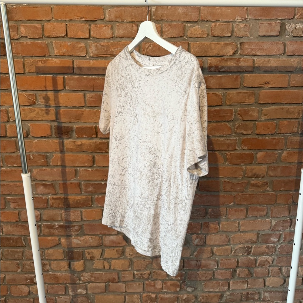 Lululemon T shirt - Picture 1 of 2
